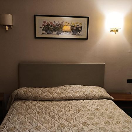 Luxury Rooms Corso Rom Exterior foto